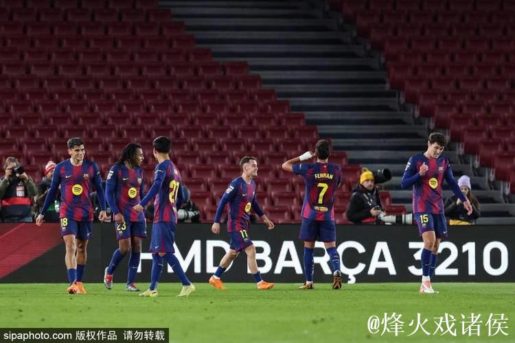 拉菲尼亚梅开二度 巴萨主场2-0完胜奥萨苏纳